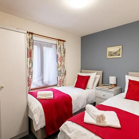 Katherines Court - Spacious Apartment With Rolling Hill Views Kendal Exterior photo