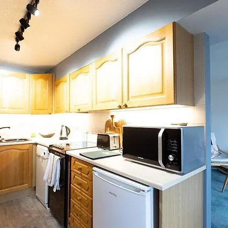 Katherines Court - Spacious Apartment With Rolling Hill Views Kendal Exterior photo