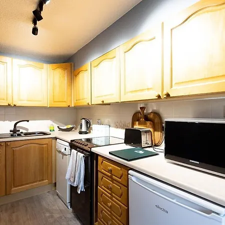 Katherines Court - Spacious Apartment With Rolling Hill Views Kendal Exterior photo