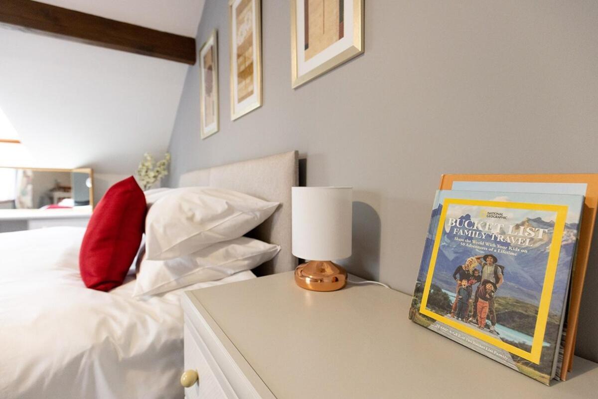 Apartment Katherines Court - Spacious With Rolling Hill Views