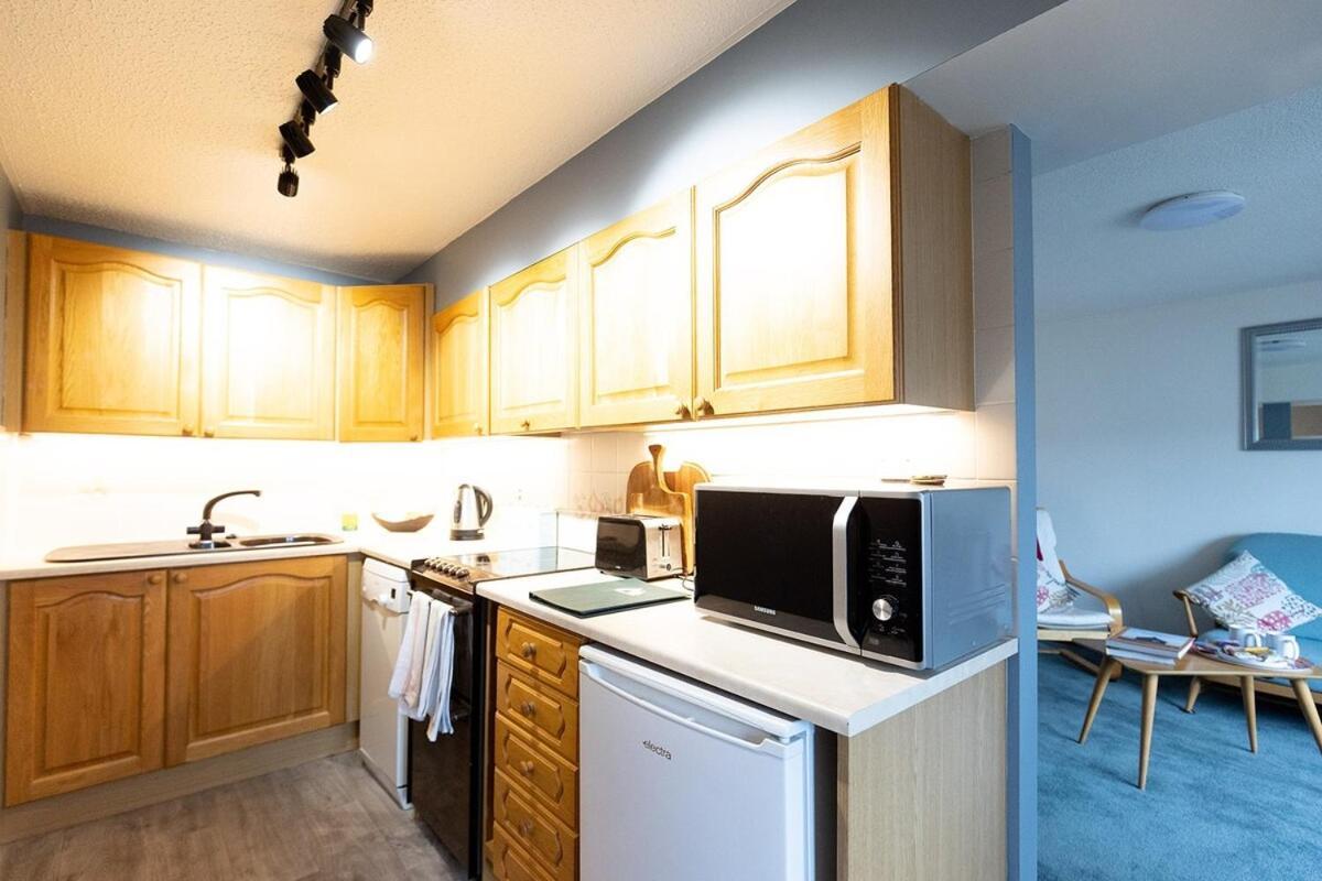 Apartment Katherines Court - Spacious With Rolling Hill Views